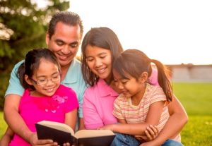 Peran Keluarga dalam Pendidikan Anak