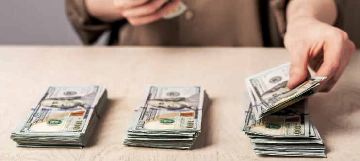 Memanifestasikan Uang dalam Kehidupan